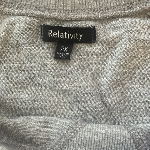 Relativity Brand crewneck 2X - Picture 2 of 6